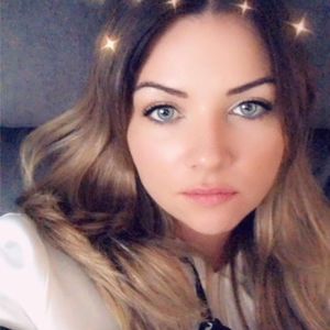 Meet your Posher, Holly